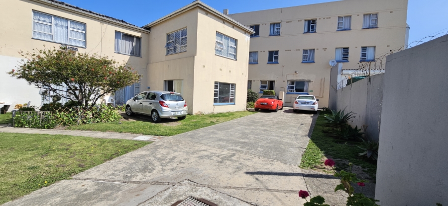 1 Bedroom Property for Sale in Quigney Eastern Cape